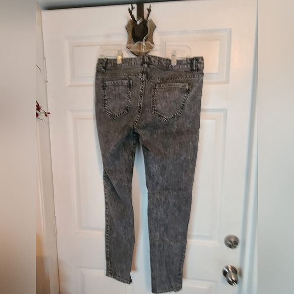 Forever 21 - Picture 9 of 16